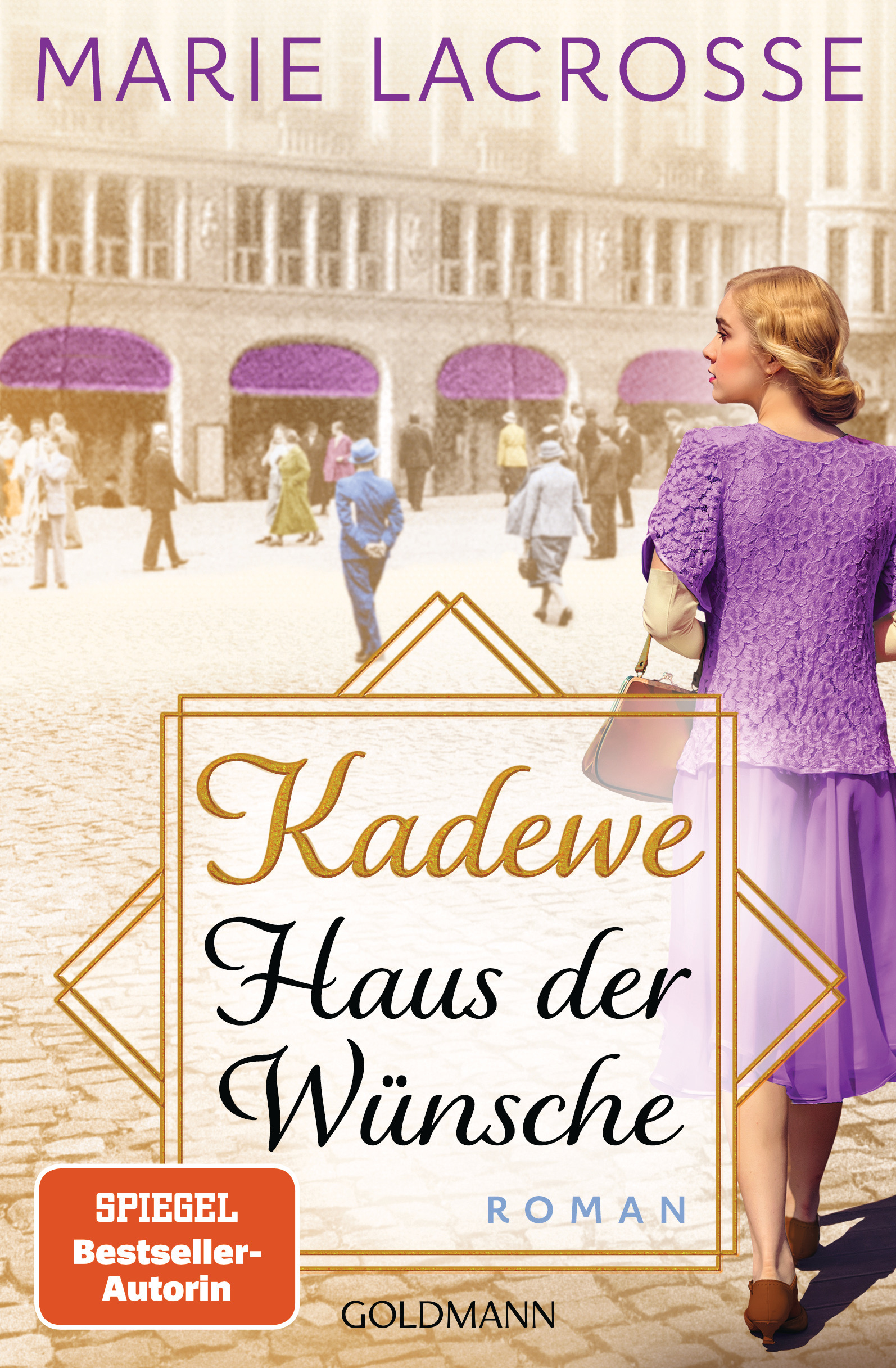 Marie LaCrosse liest aus „KaDeWe – Haus der Wünsche“ Frau mit lila Kleid läuft durch die Stadt.