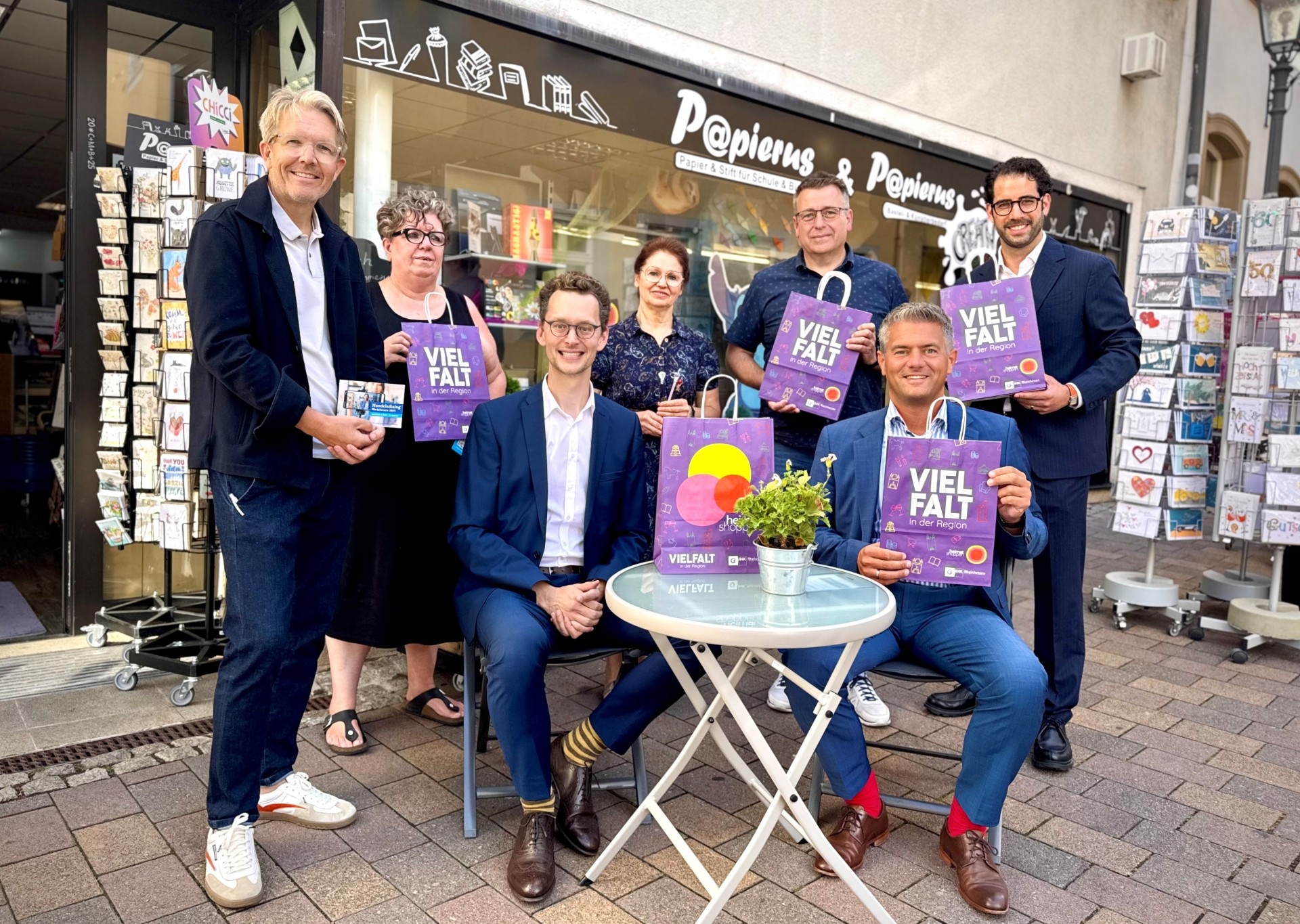 Vielfalt Gruppenfoto mit dem Bürgermeister