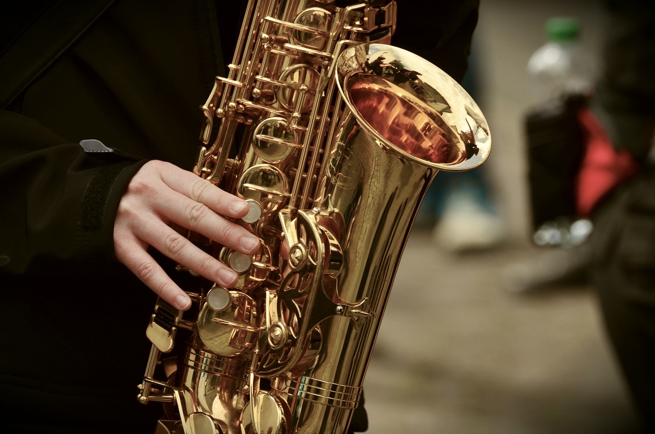 Saxophone am spielen