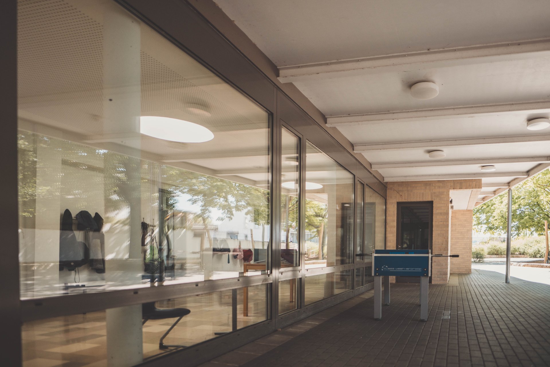 Außenbereich der Grundschule Alzey-Weinheim