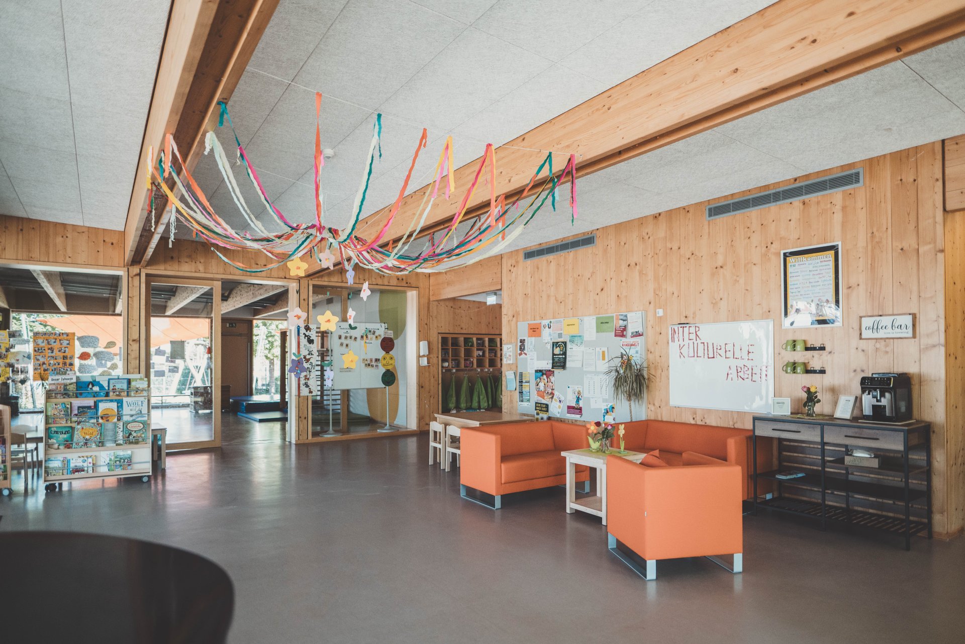 Kita Haus der Klänge schlichter erwachsener gestalteter Raum bei der Kita "Haus der Klänge"