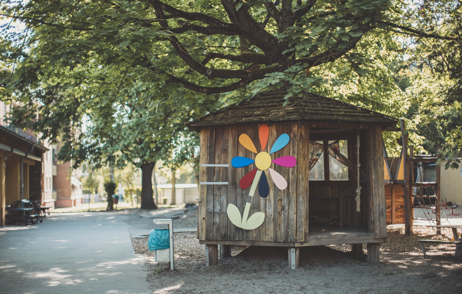 Kita Walter Zuber Spielhaus im Außenbereich der Kita "Walter Zuber"