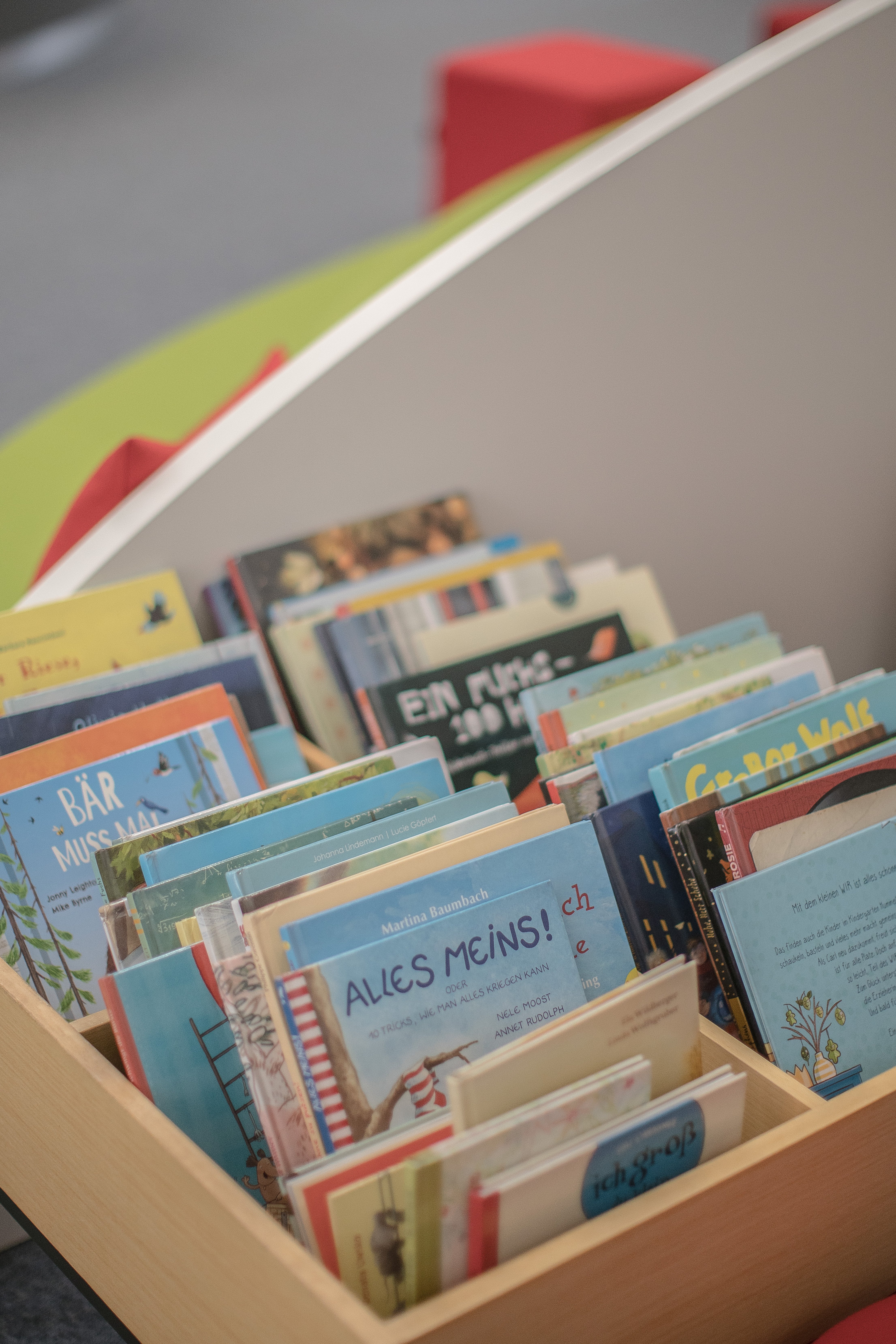 Sachbuch- und Familienbereich Sachbuch- und Familienbereich