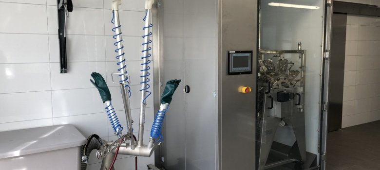 Waschanlage für Chemikalienschutzanzüge Waschanlage für Chemikalienschutzanzüge