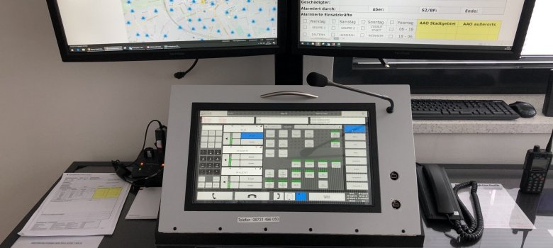 Blick auf das integrierte Kommunikationsprogramm ERIX, welches auch die gesamte Haustechnik steuert. Blick auf das integrierte Kommunikationsprogramm ERIX, welches auch die gesamte Haustechnik steuert.