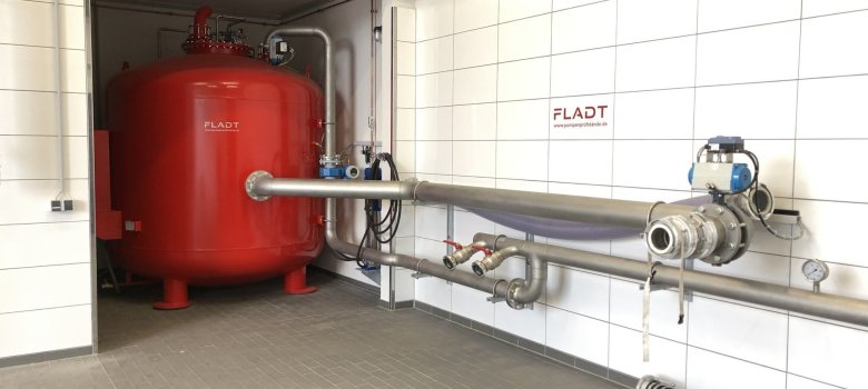 Der Pumpenprüfstand mit Wassertank zur Prüfung und Maschinistenausbildung an Feuerlöschkreiselpumpen
Der Pumpenprüfstand mit Wassertank zur Prüfung und Maschinistenausbildung an Feuerlöschkreiselpumpen