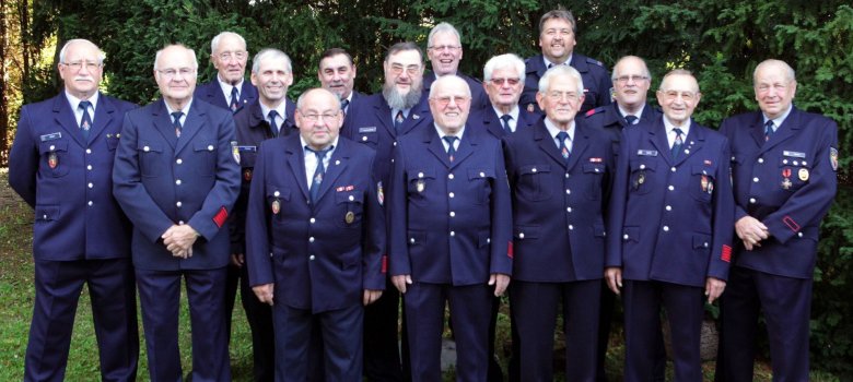 Die Ehrenmitglieder der Freiwilligen Feuerwehr Alzey im August 2017