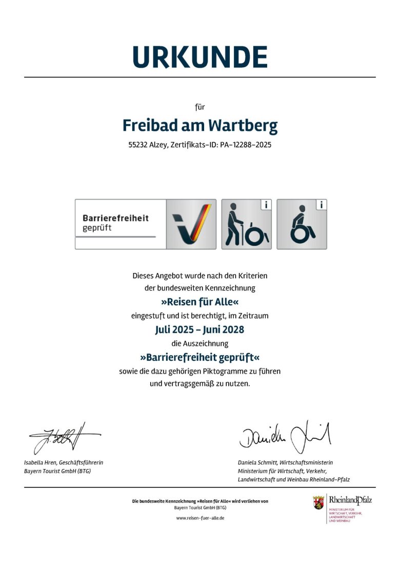 die Urkunde für Barrierefreiheit für das Alzeyer Wartbergbad