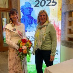 Bürgermeister besucht Kamenz anlässlich der 800-Jahr-Feier Kamenzer Blumenkönigin