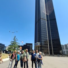 Personengruppe vor Tour Montparnasse