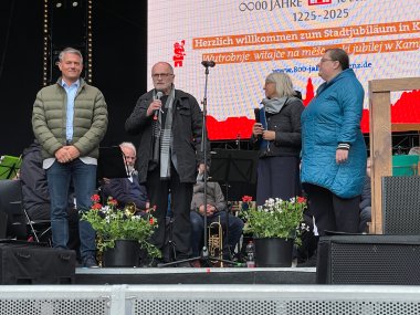 Bürgermeister besucht Kamenz anlässlich der 800-Jahr-Feier Stadtjubiläum, Rede auf der Bühne