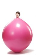 Tobi van Deisner im pinken mega Ballon