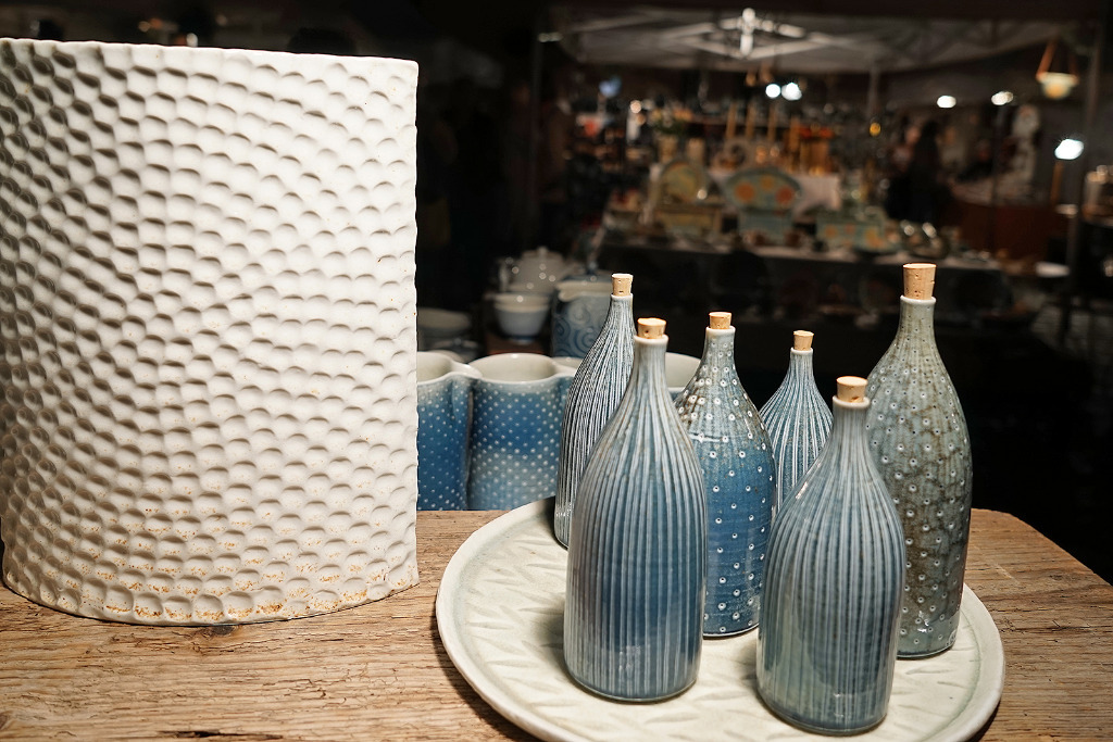 verschiedene Produkte beim Töpfermarkt