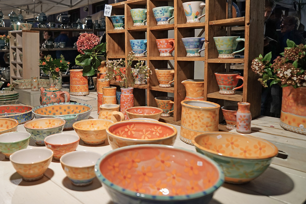 verschiedene Produkte beim Töpfermarkt