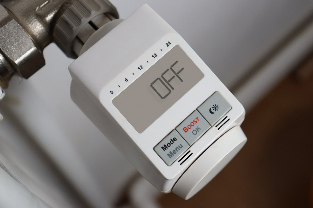 Ausgeschalteter Temperaturregler einer Heizung