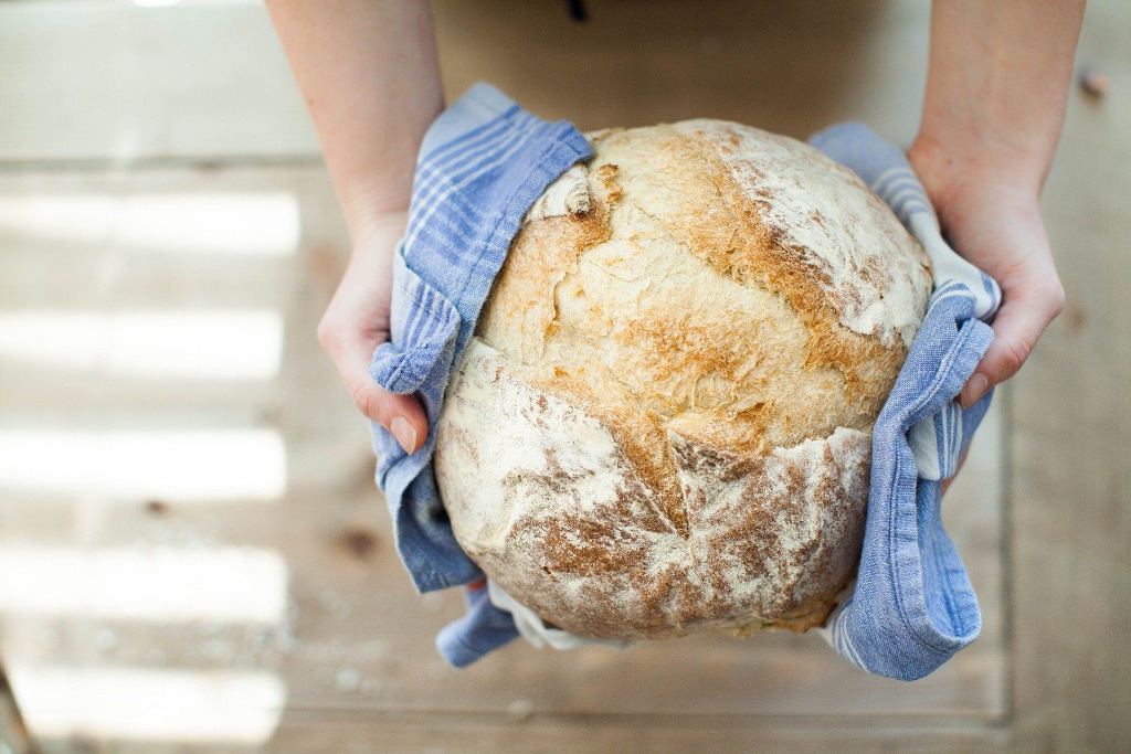 Frisch gebackenes Brot aus dem Ofen