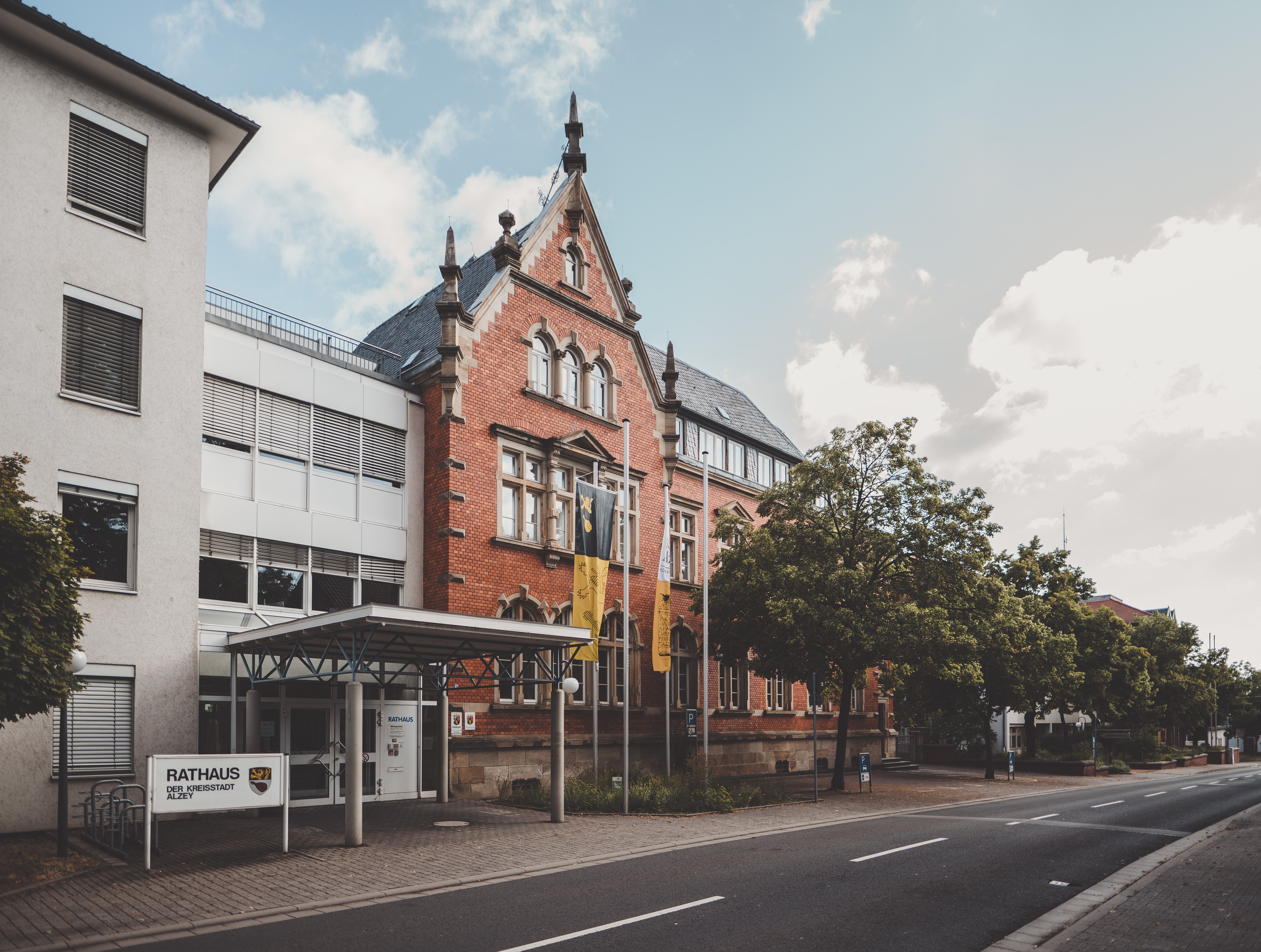 das Rathaus von vorne