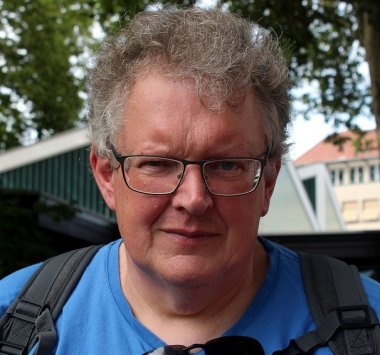 Mann mit Brille