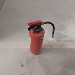Vandalismus in der Tiefgarage mit Pulverfeuerlöscher