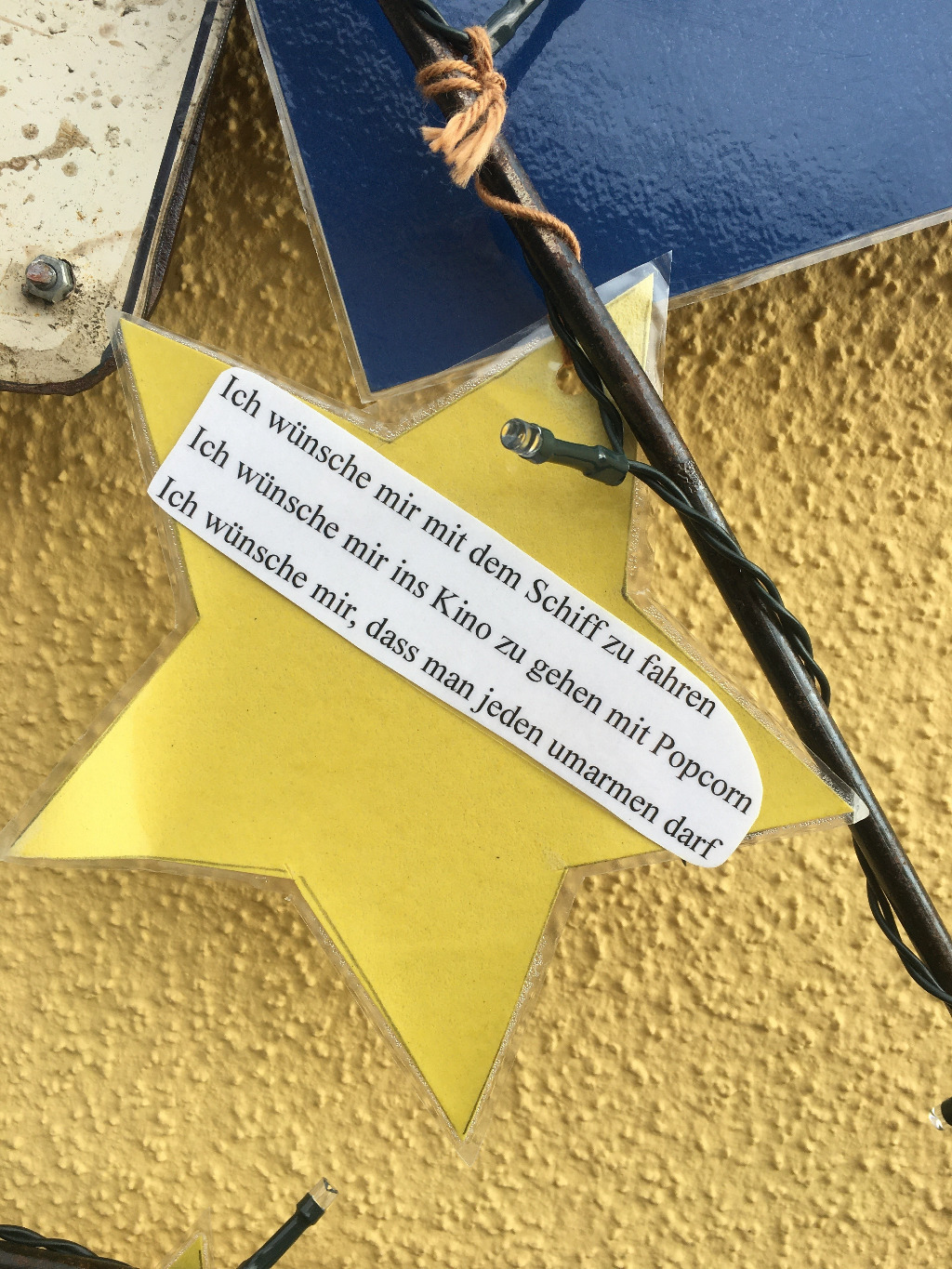 Ein Stern mit einem Wunschzettel