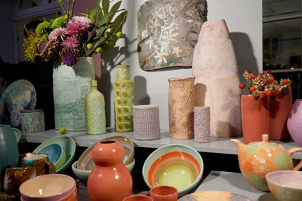 Verschiedene Exemplare auf dem Töpfermarkt