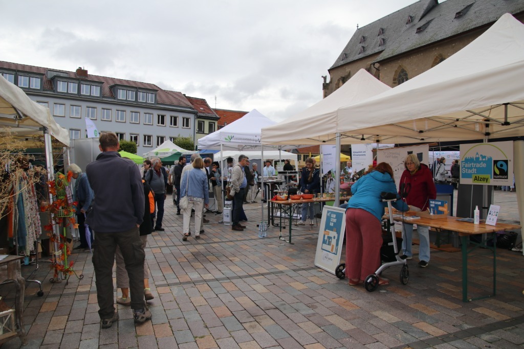 Verschiedene Stände auf der Klimamesse