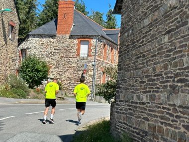 Läufer joggen auf einer Straße
