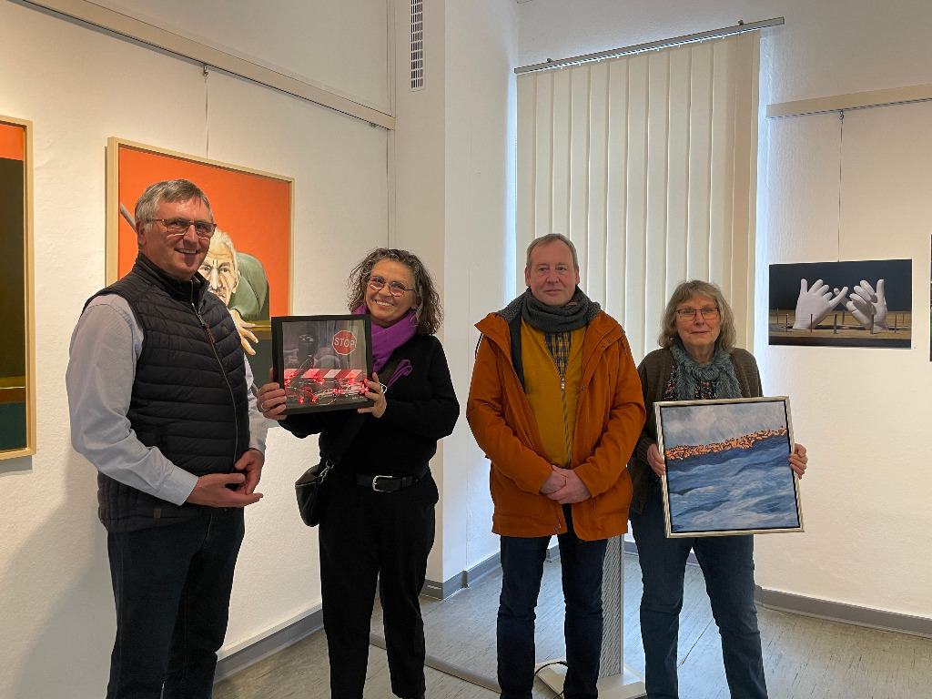 Erlöse an die Alzeyer Feuerwehr gespendet