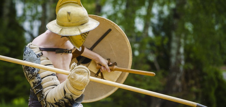 Ein Gladiator mit Ausrüstung