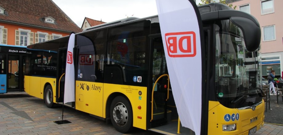 Ein DB Bus bei der Klimamesse