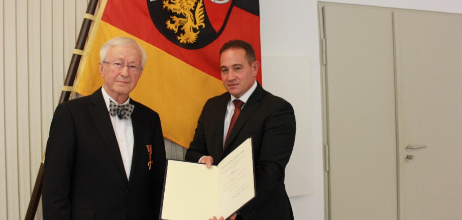 Wulf Kleinecht wird mit dem Bundesverdienstkreuz ausgezeichnet