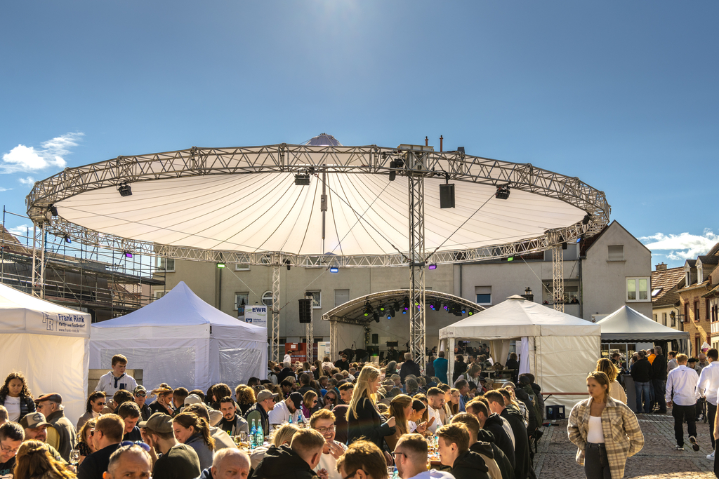 Viele Besucher beim alzeyer Winzerfest