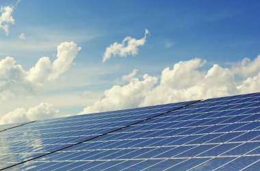 Photovoltaik ist nicht nur für Hausdächer und in Solarparks geeignet.