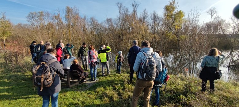 Bachpate WolfgangHähnel erläutert, wo die Selz früher ihren Verlauf hatte. 