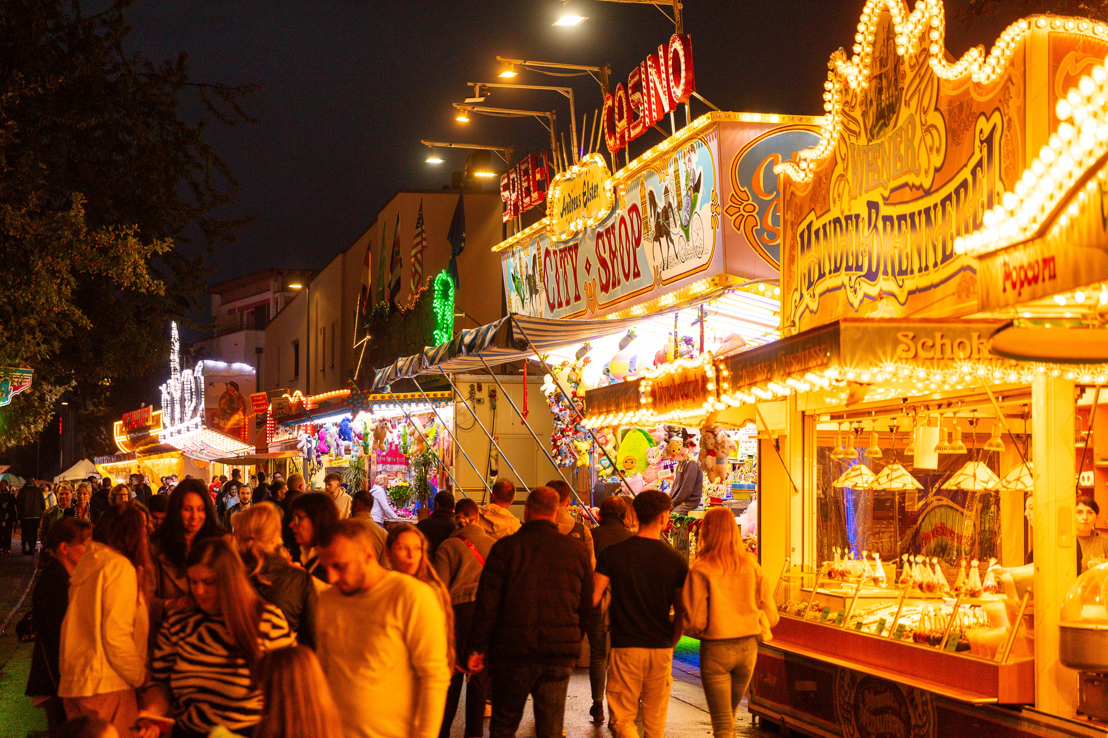 Alzeyer winzerfest bei Nacht