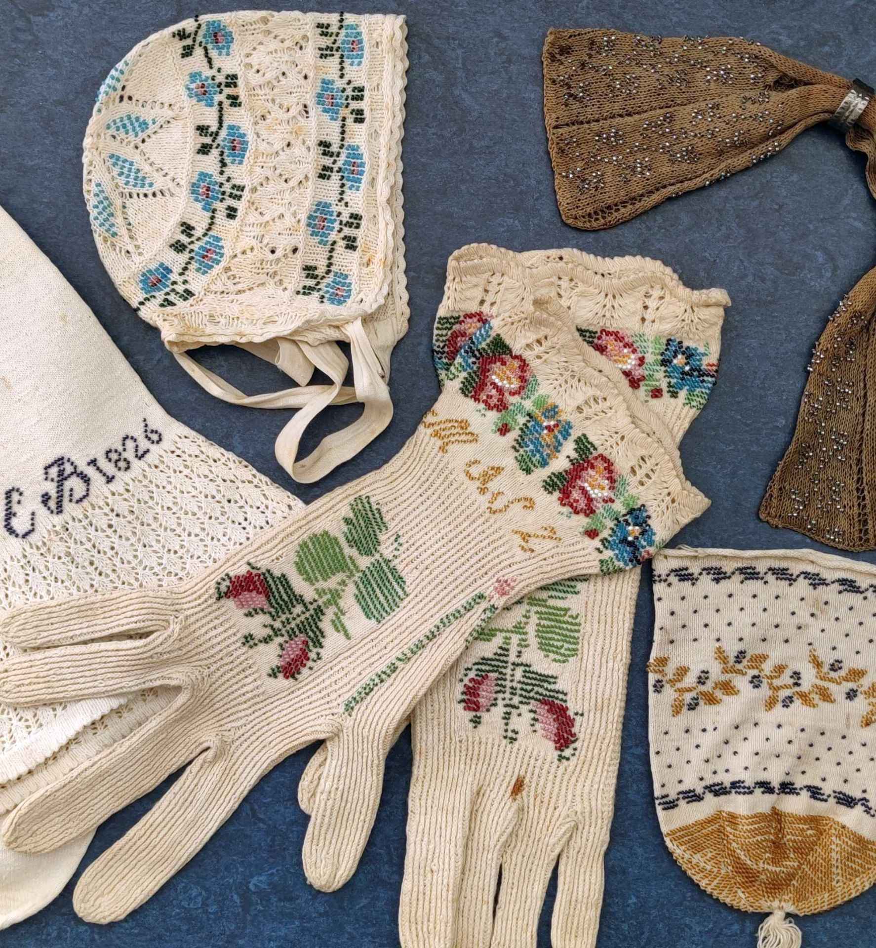 Perlarbeiten des 19. Jahrhunderts