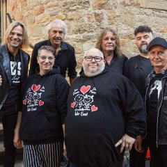 mit einer Band