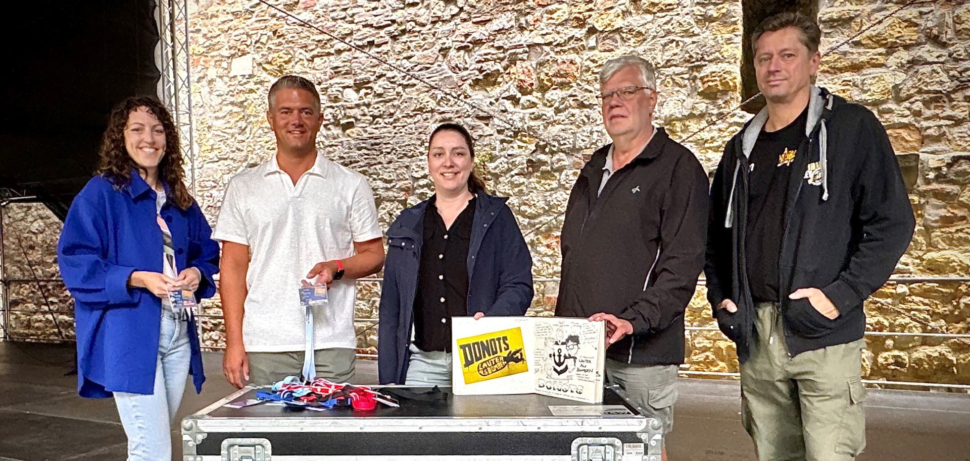 Gästebuch Alzey, auf der Bühne.