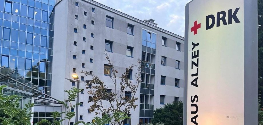 DRK Krankenhaus von Außen vorne