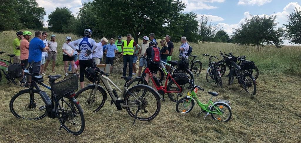 viele Fahrradfahrer/innen versammelt