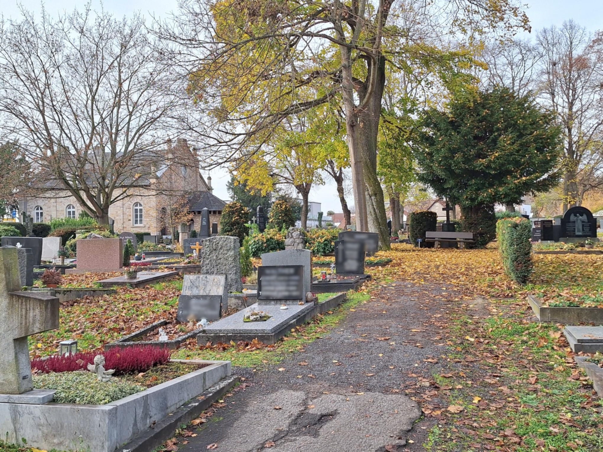 Gräber auf einem Friedhof