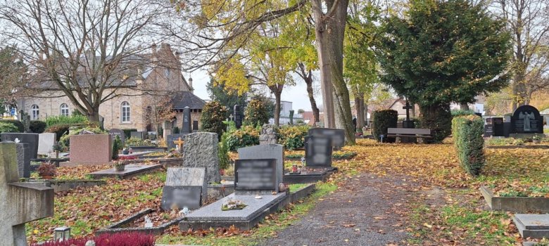 Gräber auf einem Friedhof
