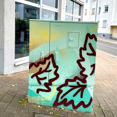 Stromkasten bunt bemalt.