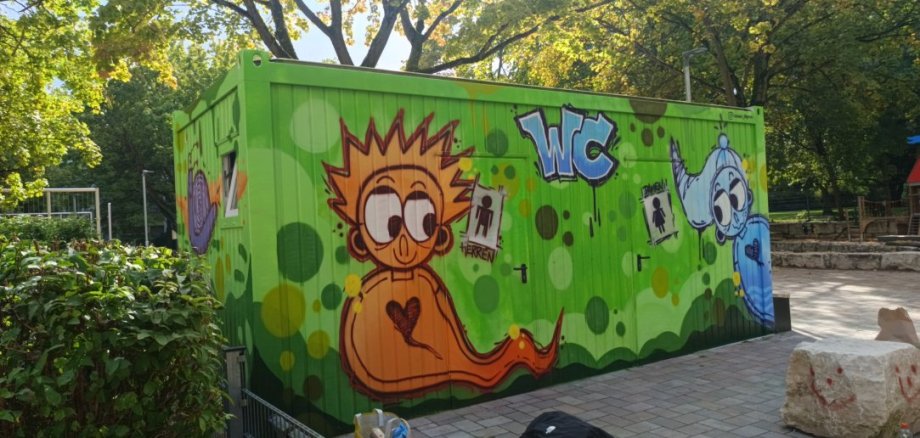 Container von Spielplatz in Pfalzgrafenstraße bunt bemalt