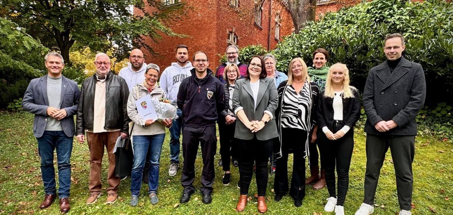 neue, gehende oder geehrte Mitarbeiter der Stadverwaltung Alzey