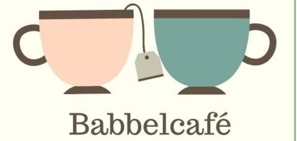 Man sieht eine Illustration von 2 Teetassen und dem Schriftzug Babbelcafe