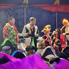 Fastnachtsparty im Fastnachtszirkus das Kinderprinzenpaar Mila und Emil der ACG nahm den Bürgermeister Steffen Jung gefangen und stahl ihm vor den Augen der großen Kinderschar den Rathausschlüssel.