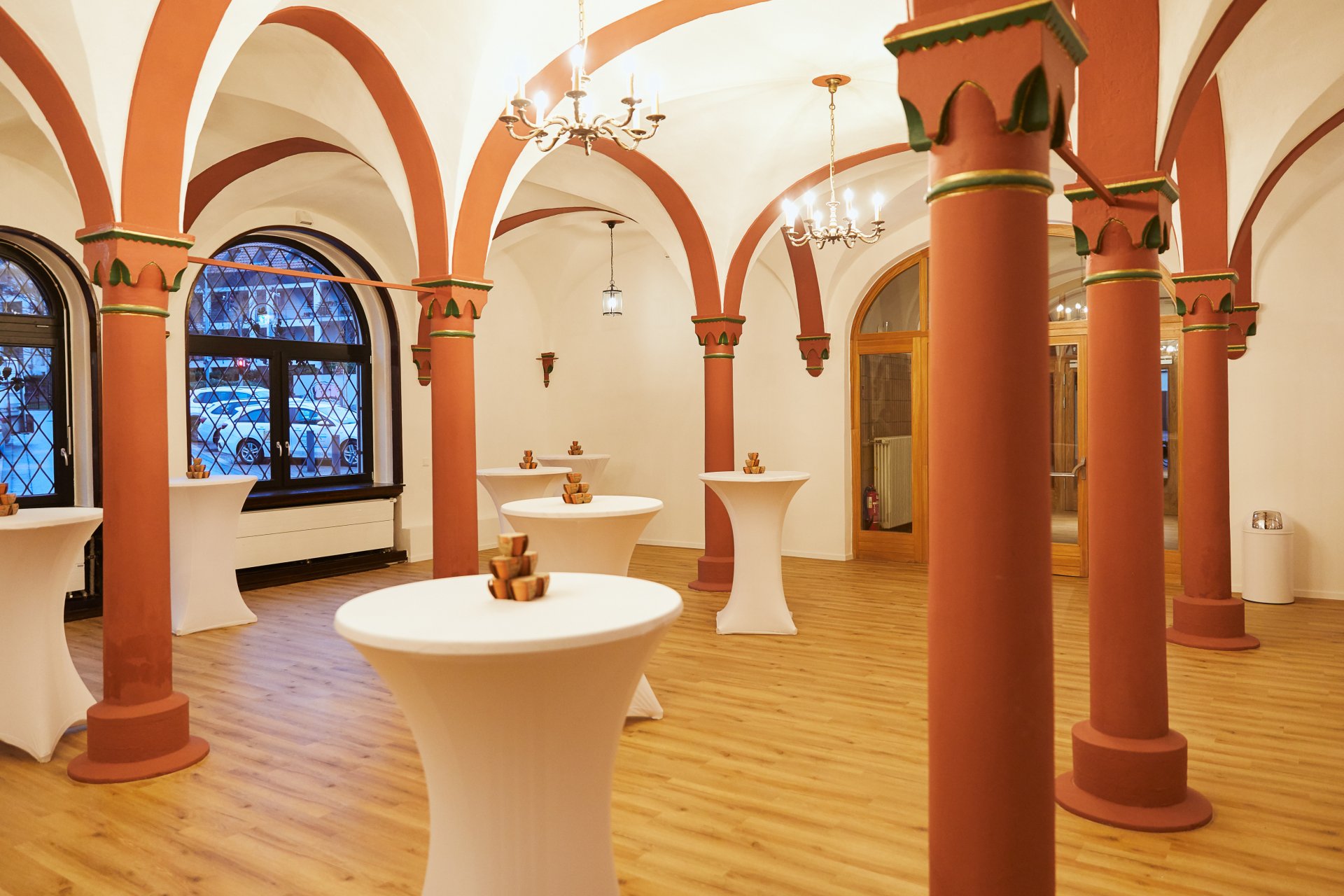 die neu renovierte Stadthalle von innen