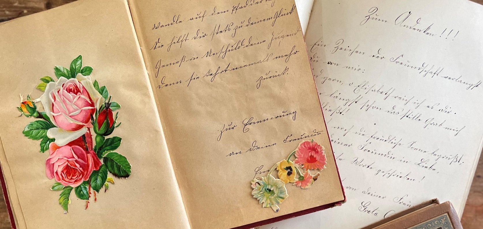 Man sieht alte Poesie Bücher